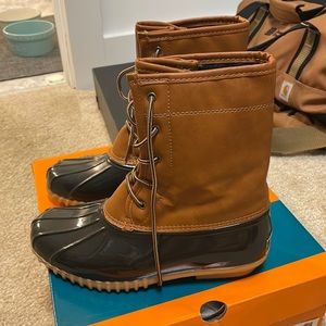 Duck boots